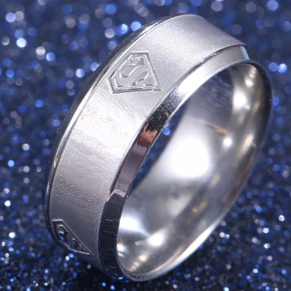 Superman Stainless Steel Titanium Silver Band Ring - Picture 7 of 8
